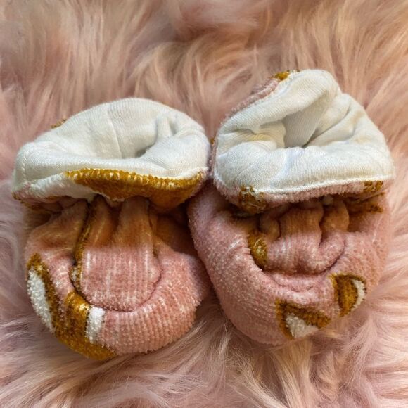 Terrycloth Pink Deer Infant Booties - Picture 1 of 3